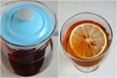 Khi dùng bạn pha 1 bình trà đen, rót ra ly, gắp 2-3 lát chanh thả vào, thêm mật ong tùy thích, dùng nóng.