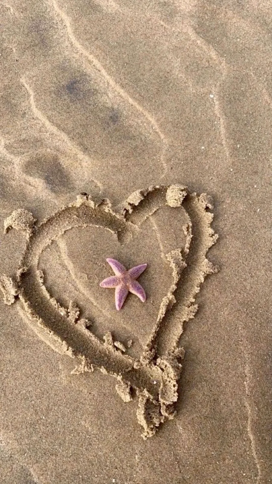 Purple Starfish In Sand Heart - Beach Photography Full HD iPhone Wallpaper (1080x1920)