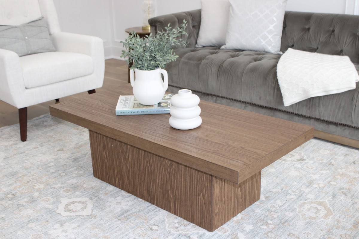 Living/Family Rooms image
