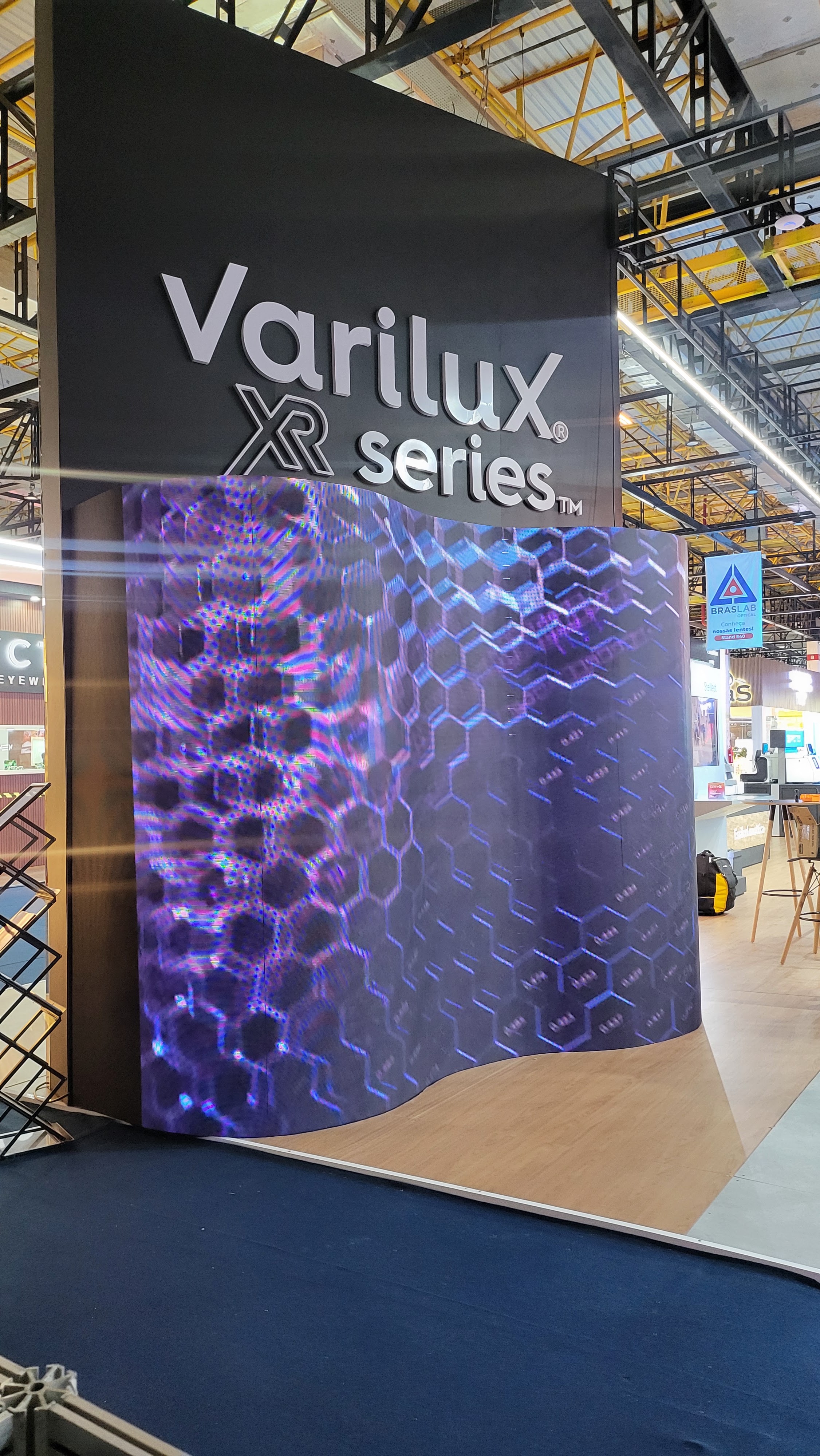 Varilux — Varilux - Painel Dobrável de LED: vista 8 do projeto