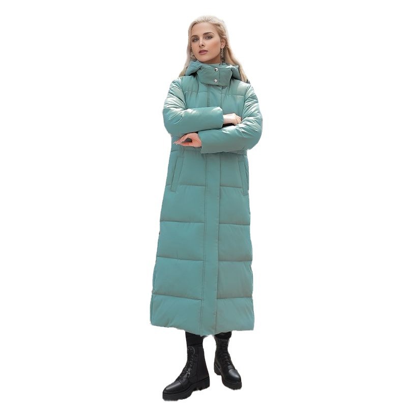 Long tailored women's winter coat with hood