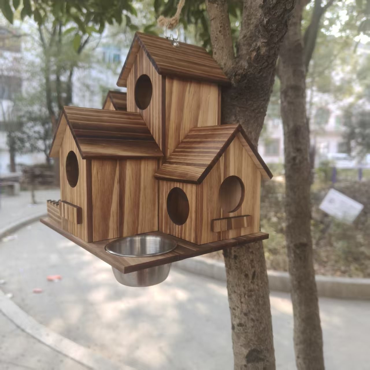 Kombiniertes Vogelhaus aus Kiefernholz mit Futter- und Wasserstelle