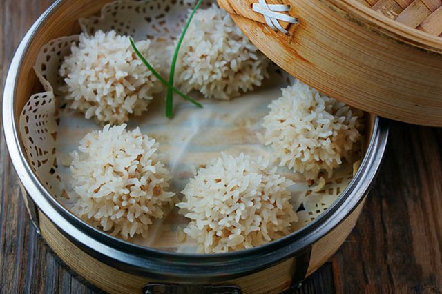 Xôi Bọc Thịt Hấp Thơm Ngon