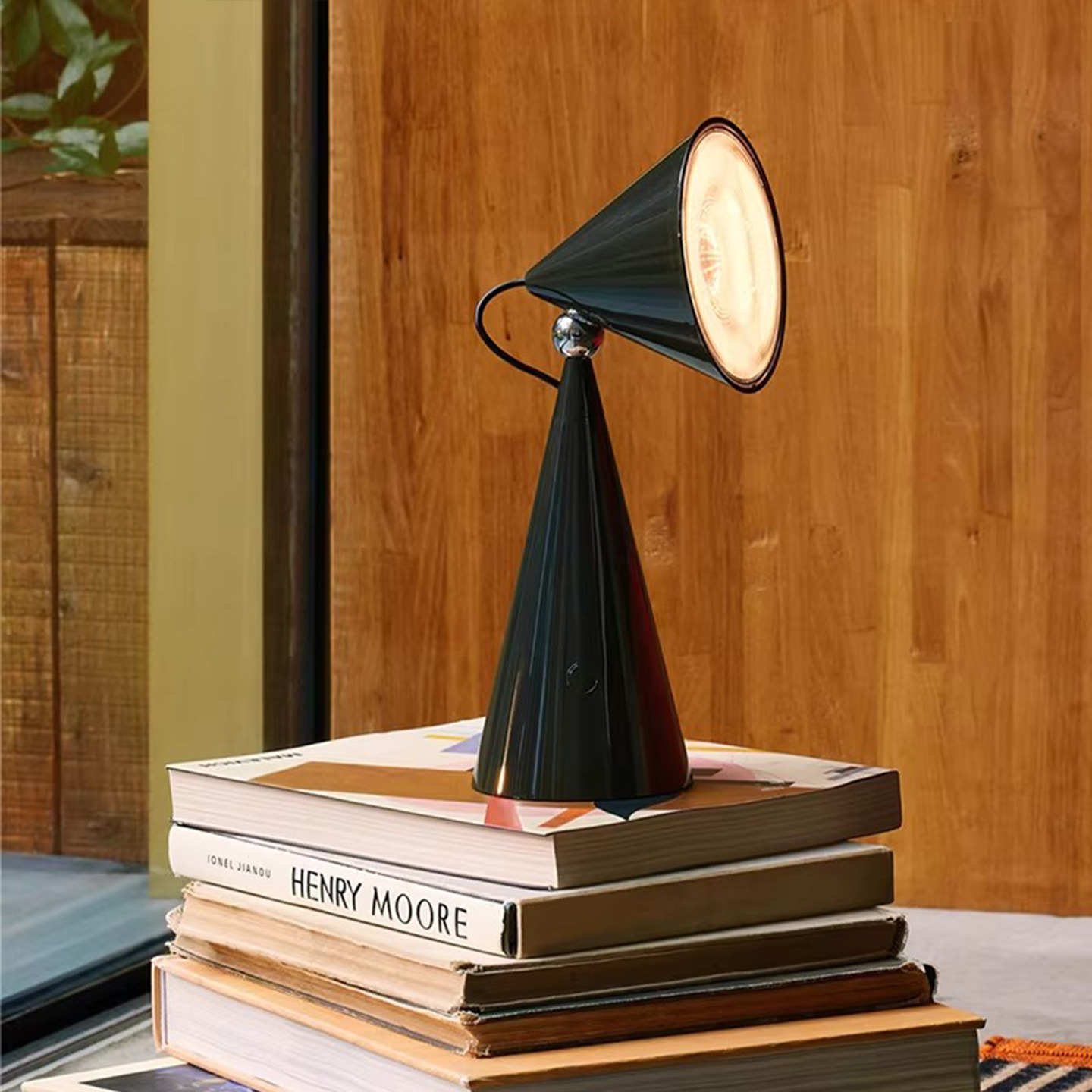 Portable Table Lamp T4879849, rechargeable