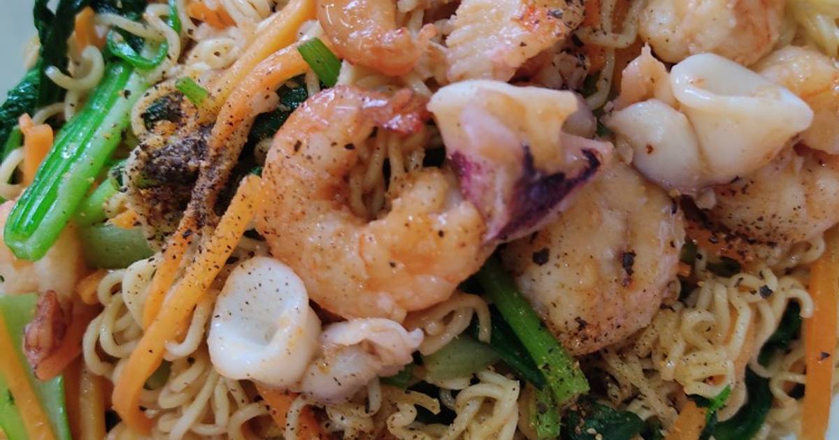 Mì xào hải sản