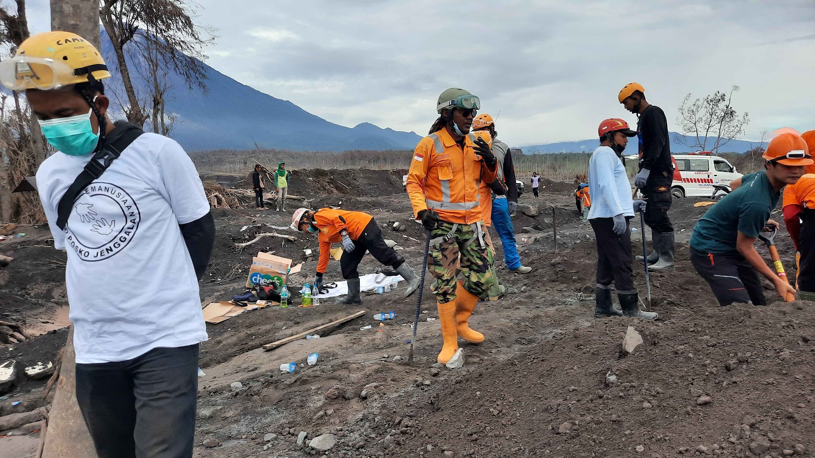 Dokumentasi Semeru Erupsi: Posko Darurat & Contoh Huntara Inovatif — Lumajang #3