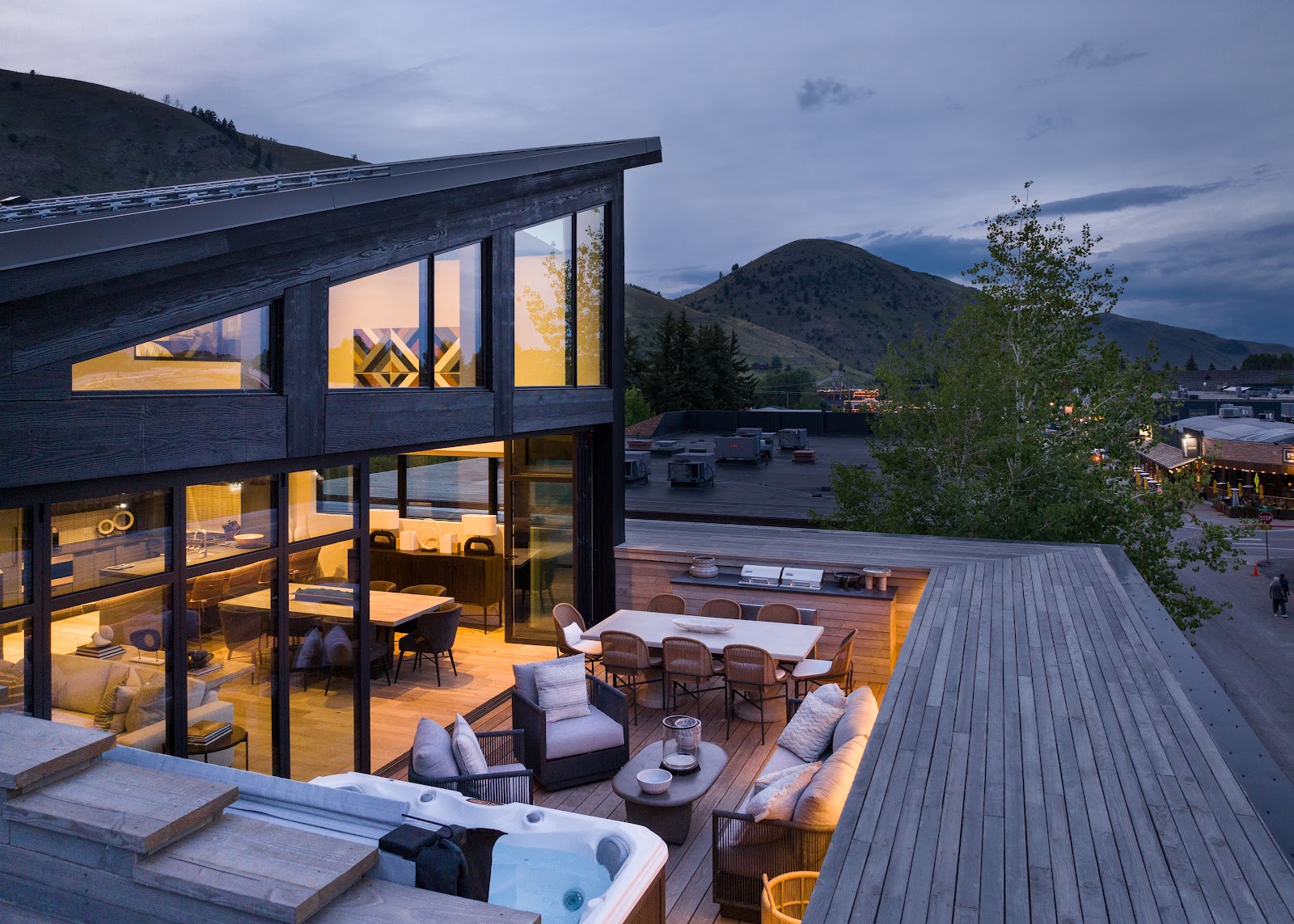 Jackson Hole, Wyoming, USA — 3-Bed Apartment With Mountain Views 2