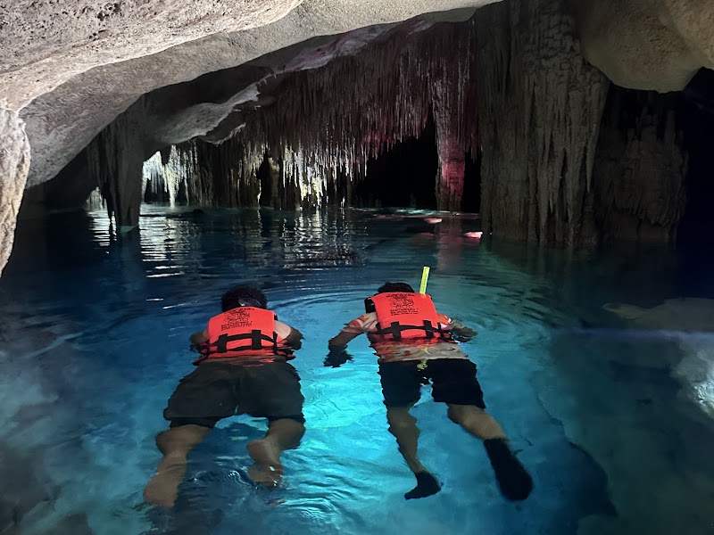 Cenotes de Tulum a tu medida — Akumal (3/12)