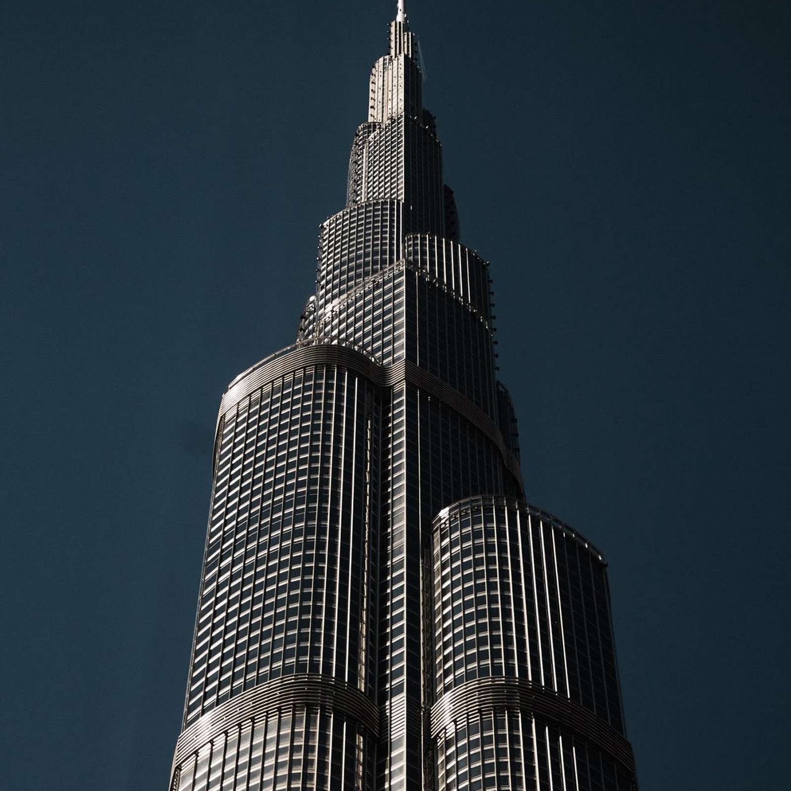 Download The Burj Khalifa Skyscraper Full HD iPhone