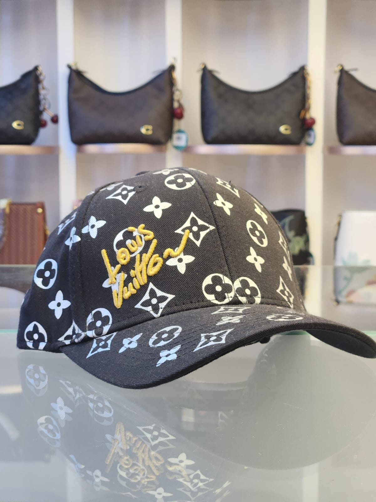 LV - Cap - LV Black Silver