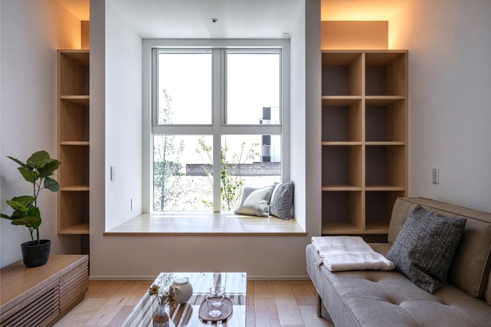 日中の照明の様子、STEP01：ナチュラ、STEP2：ヌック、STEP3：未選択