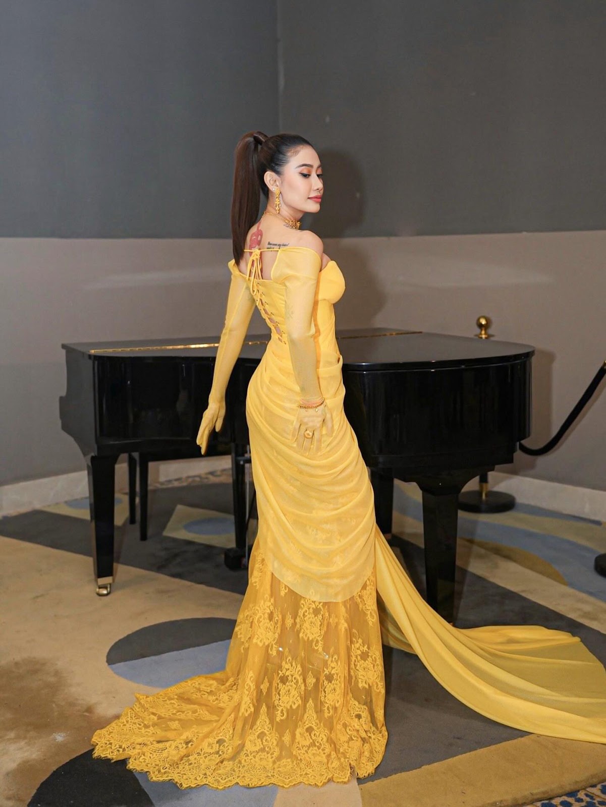 သင်ဇာဝင့်ကျော် - Thinzar Wint Kyaw - Sexy Model and Actress