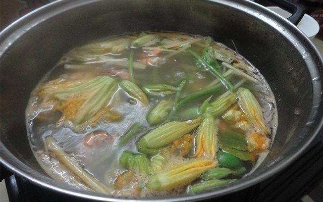 Lẩu Thái Bông Bí Hải Sản
