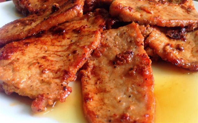 Thịt Thăn Heo Rim Nước Dừa Tươi