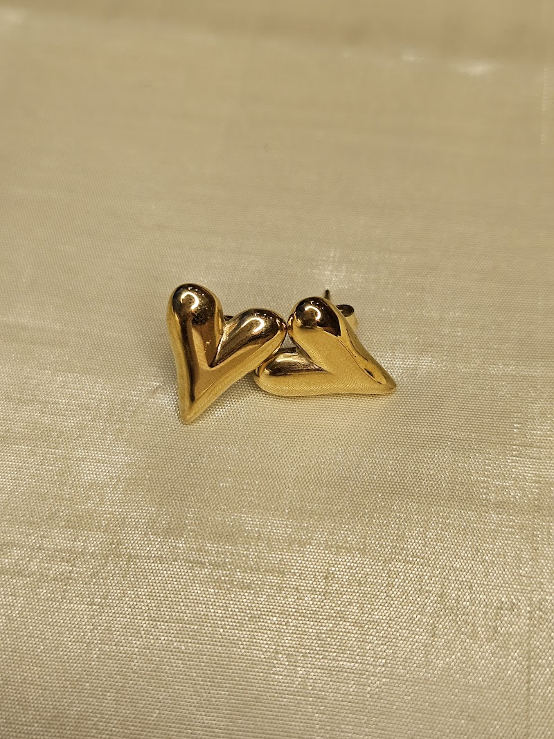 Little Heart Earring view 1