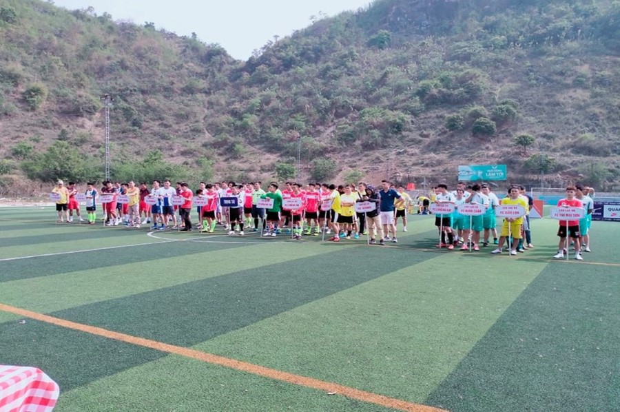 Đội bóng đá nam Trường Đại học Tây Bắc tham gia giải vô địch cup SHB Sơn La năm 2021