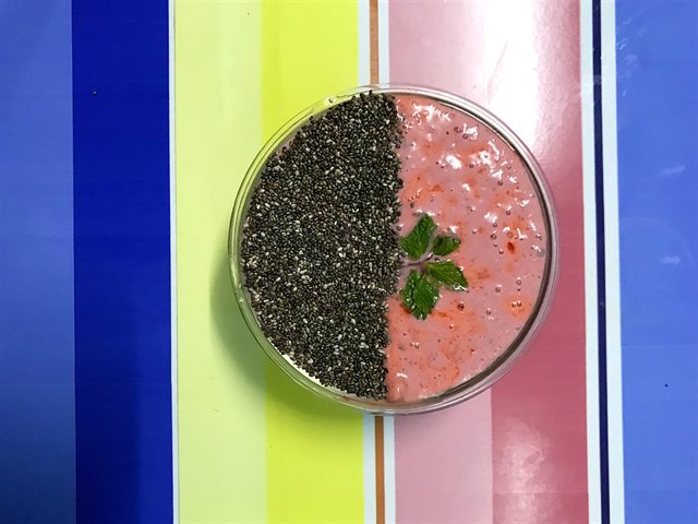 Smoothie Dâu Tây Hạt Chia Giảm Cân