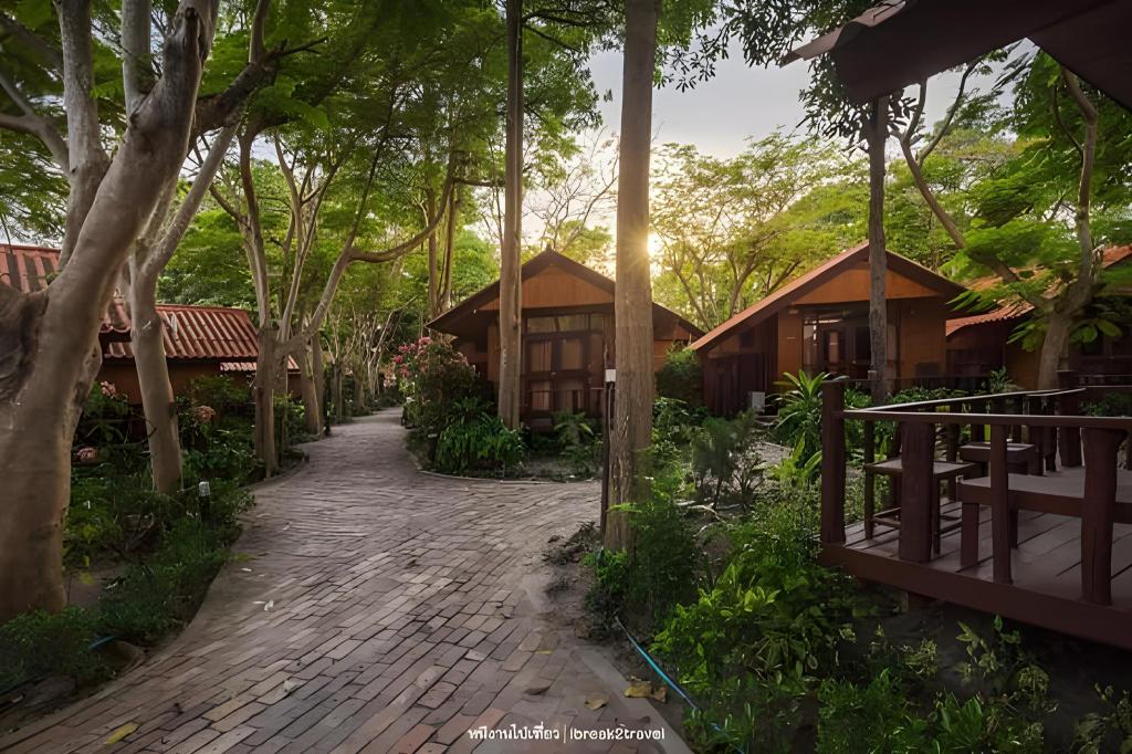Garden Triple Bungalow Thumbnail 2