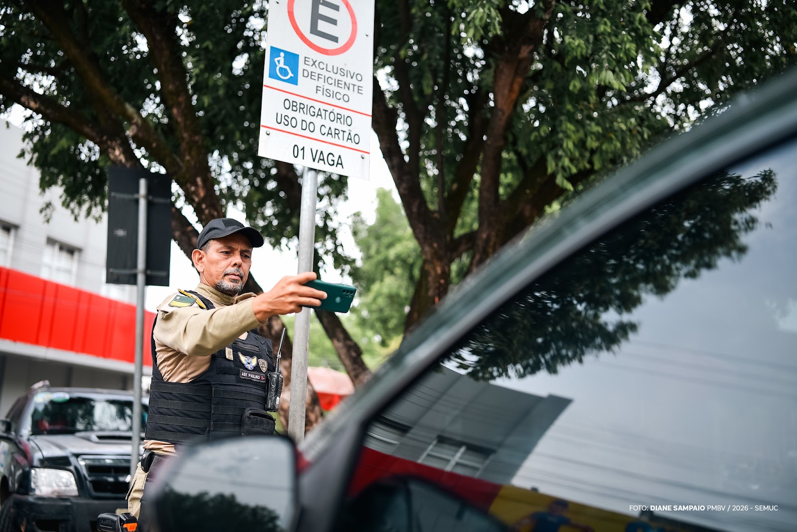 Atendimento na sede da SMTRAN para emissão de credencial de estacionamento em Roraima