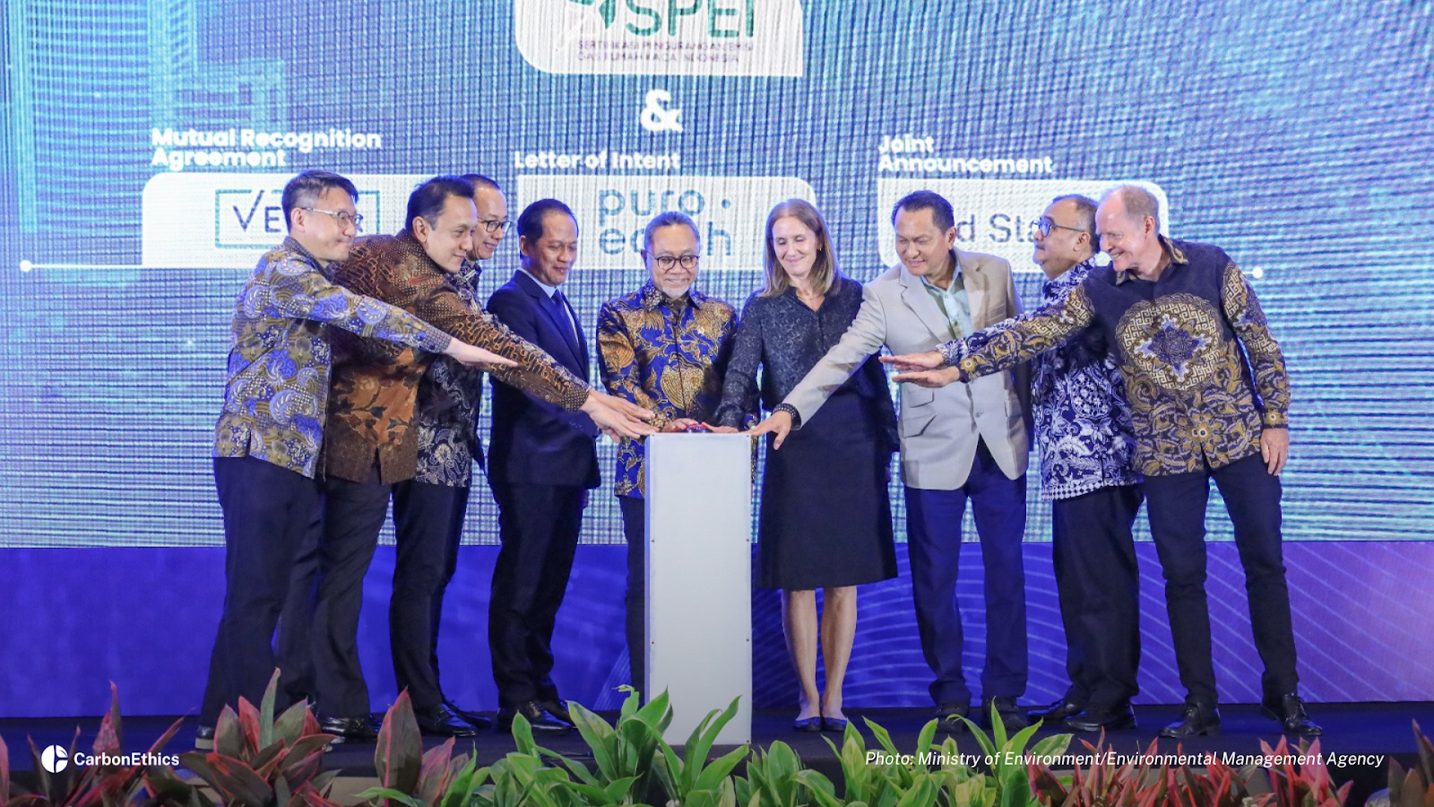 Symbolic ceremony with key stakeholders at the Indonesia-Verra MRA signing event