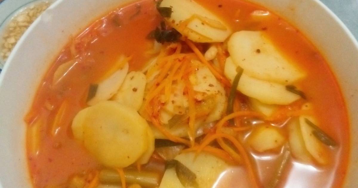 Canh kim chi khoai tây