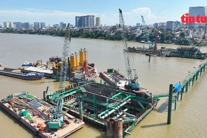 Tăng tốc thi công cầu Trần Hưng Đạo trước mùa mưa - Báo Tin Tức TTXVN