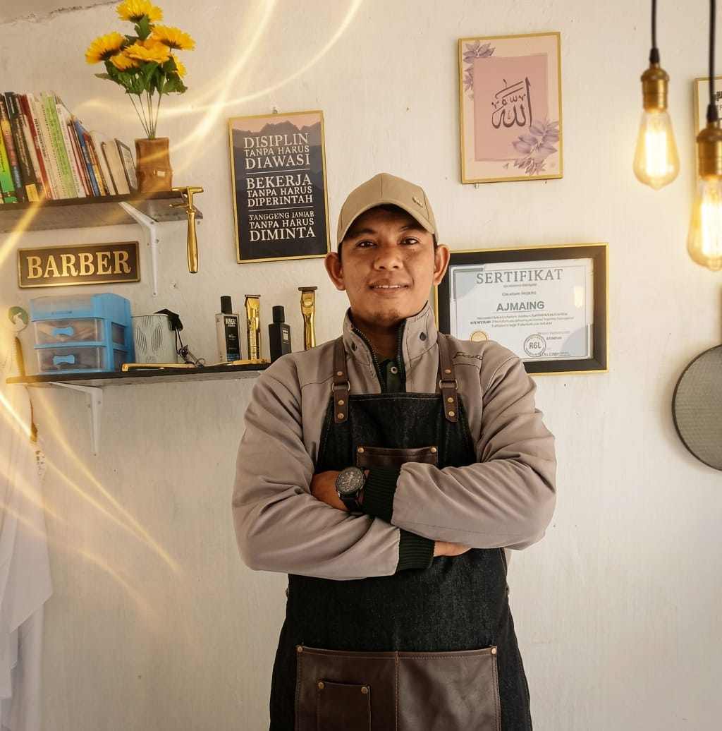 Muadz Ajmain — Founder dan Master Barber DPR Barbershop