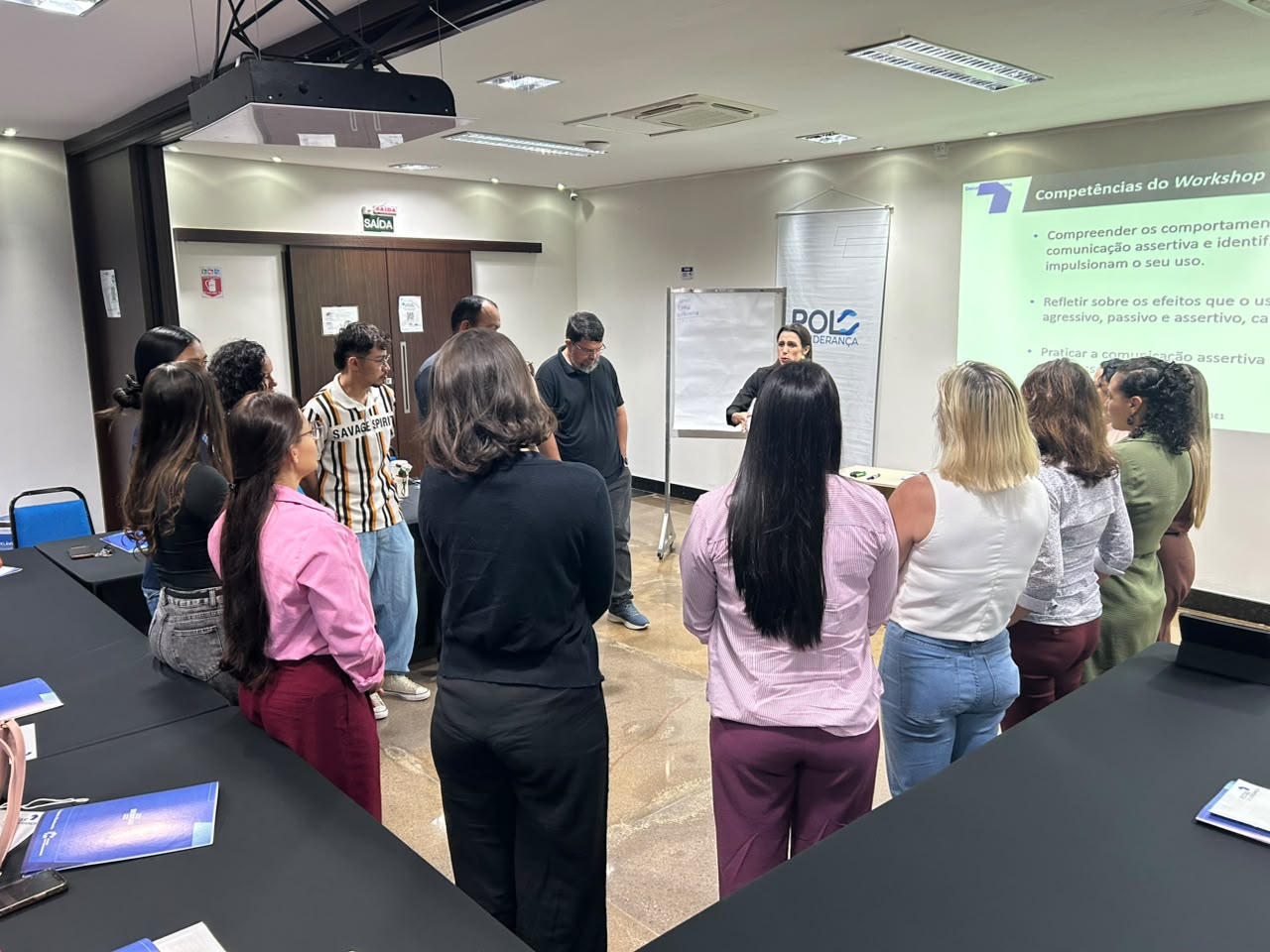 Facilitadora Carol Della Mea ministra treinamento para gestores da comunicação da Prefeitura de Boa Vista.