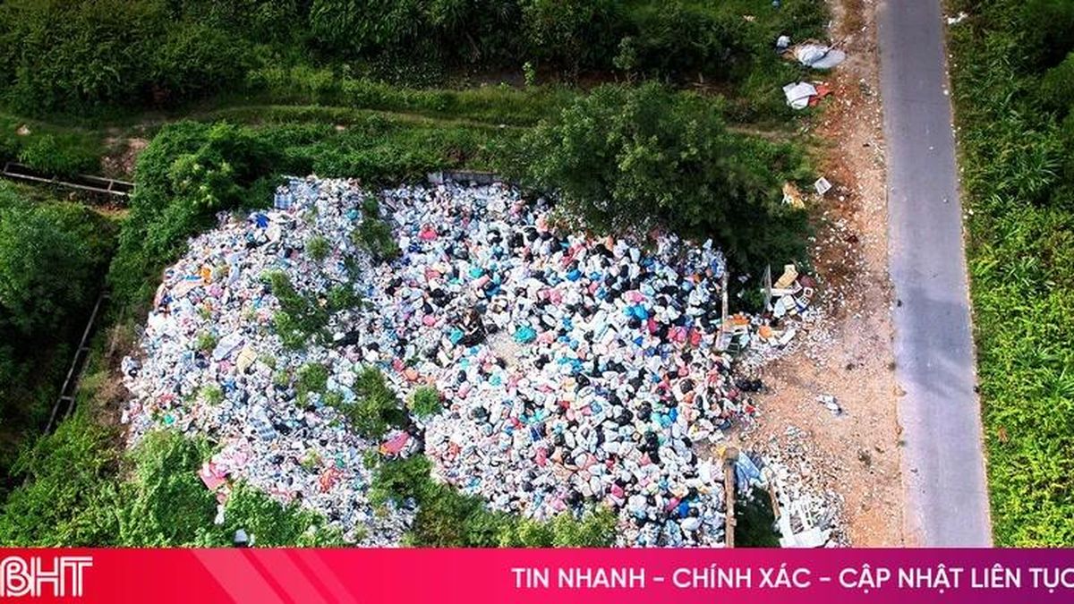 Vì sao bãi tập kết rác ở Thạch Xuân quá tải nhiều ngày, chưa được xử lý triệt để? - Báo Hà Tĩnh