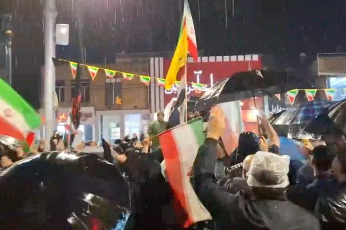 Hàng nghìn người Iran xuống đường ủng hộ chính phủ - Tạp chí Tri thức