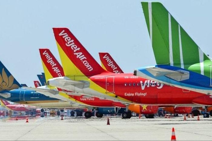 Giá vé máy bay dịp 30/4 và 1/5 tăng cao, nhiều chặng vẫn còn vé - Đài Phát thanh và truyền hình Hà Nội