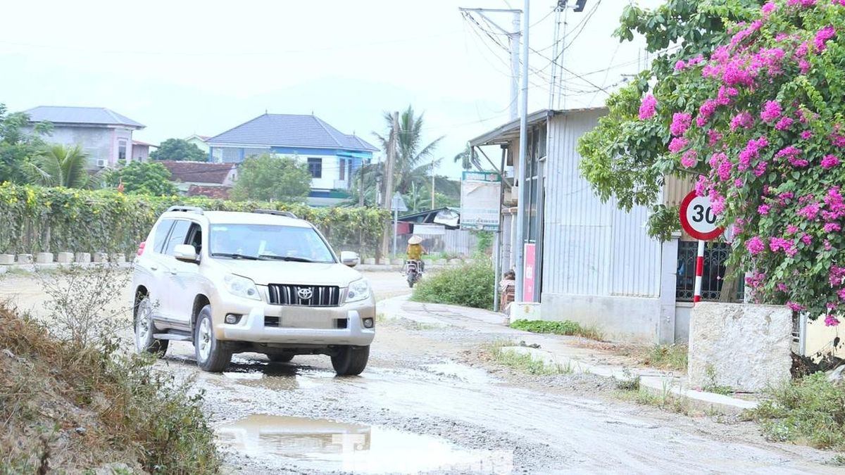 Điểm nghẽn ở dự án đường trăm tỷ, người dân khổ bởi 'nắng bụi, mưa bùn' - Báo Tiền Phong