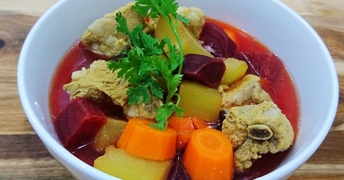 Canh Củ Dền Hầm Xương