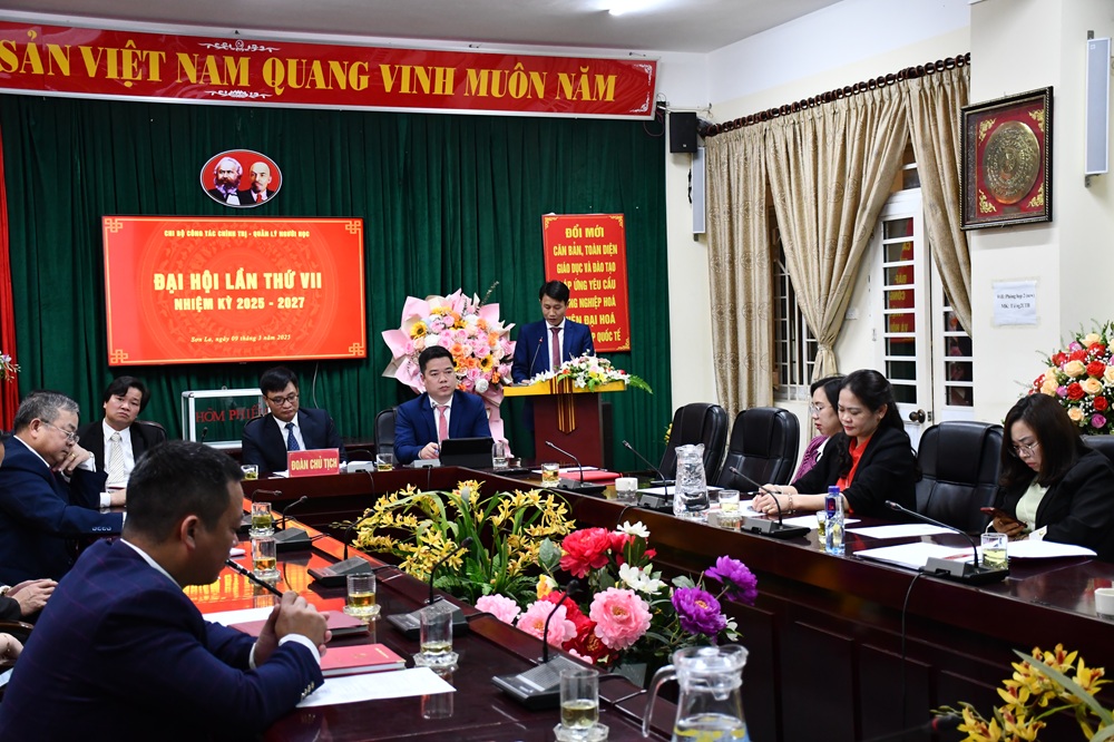 Đại hội Chi bộ Công tác chính trị - Quản lý người học, Trường Đại học Tây Bắc