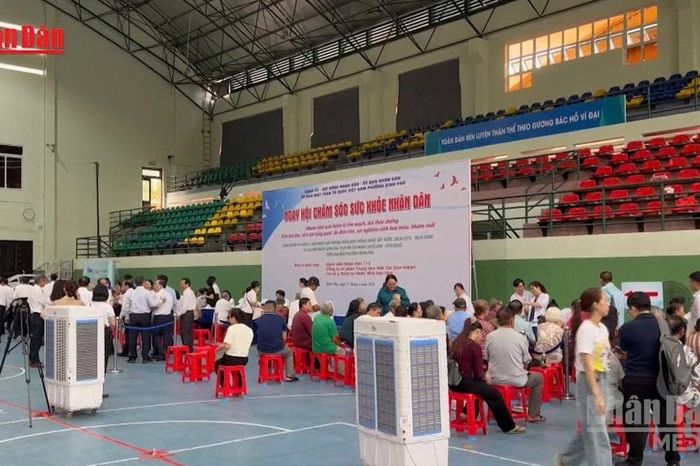 [Video] Từ năm 2026, tổ chức khám sức khỏe định kỳ miễn phí cho người dân - Báo Nhân Dân