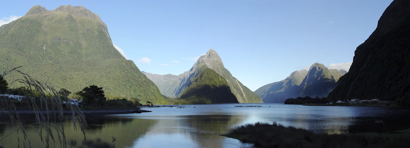 Milford Sound / Piopiotahi: Keajaiban Alam Fiord Selandia Baru