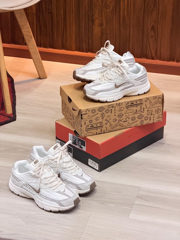 Nike Initiator