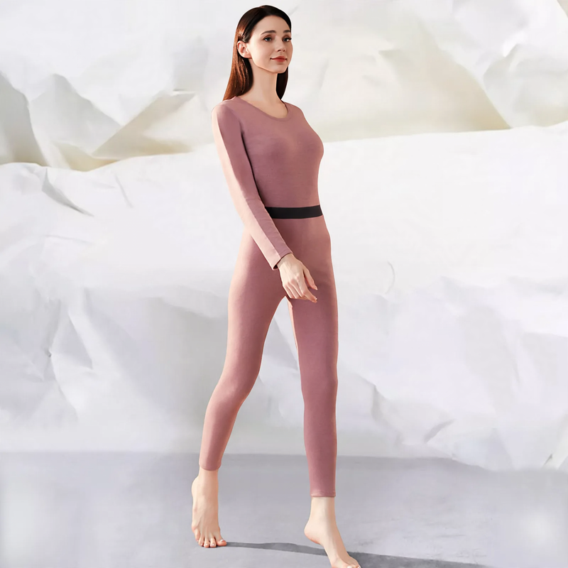 Insulated thermal underwear set with knee protection