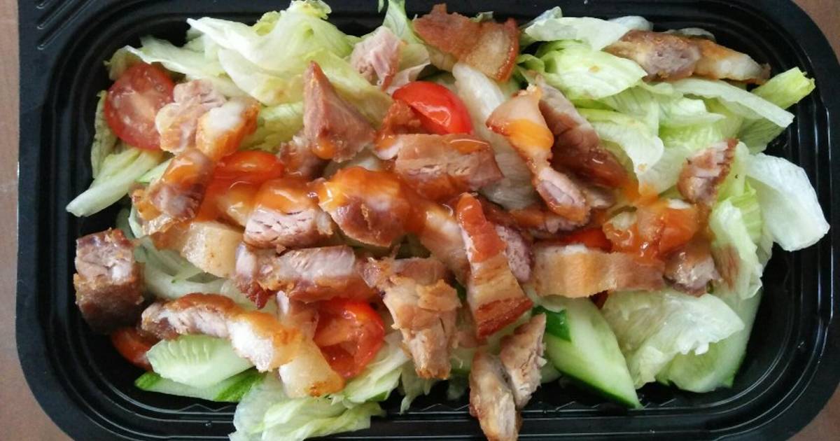 Eat clean: Thịt ba chỉ áp chảo, xà lách, dưa leo, cà chua bi
