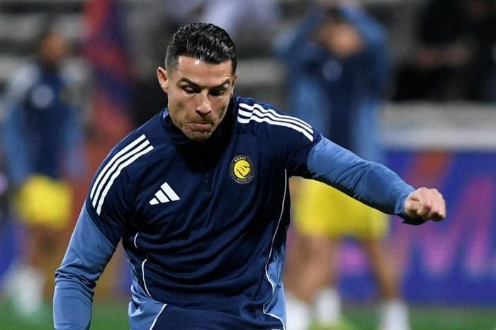 Người hâm mộ nổi giận khi Ronaldo không ra sân - Tạp chí Tri thức