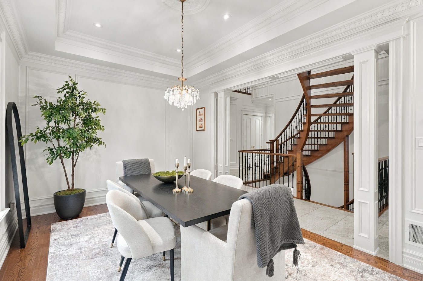 Crown moulding and wainscoting