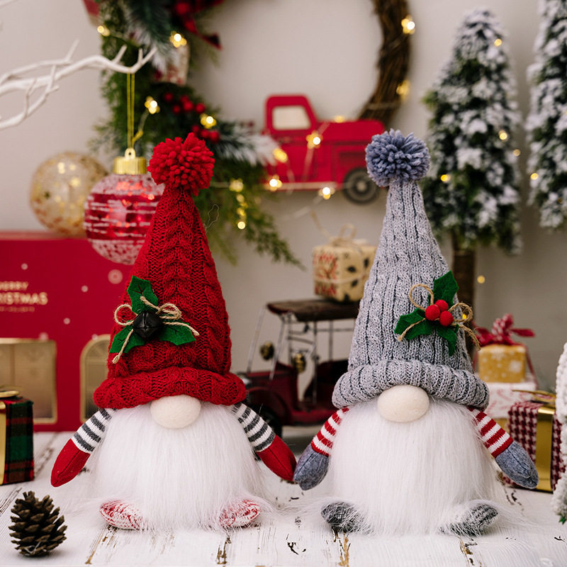 Illuminated Christmas gnome figures with knitted hats