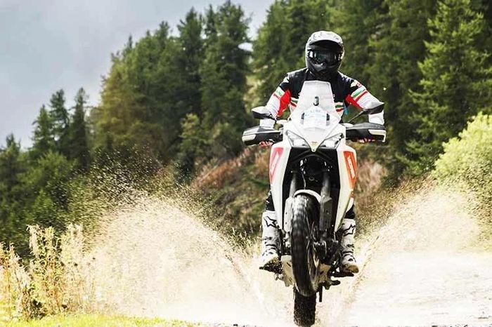 Moto Morini ra mắt X-Cape 700 2026, 'xế phượt' Ý giá 221 triệu đồng - Báo Tri thức &amp; Cuộc sống