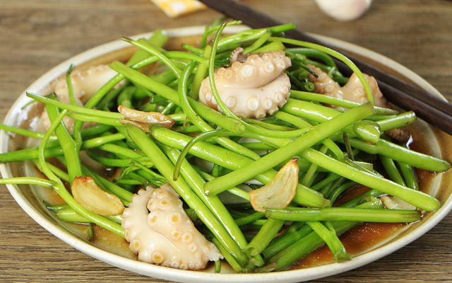 Rau Muống Xào Bạch Tuộc