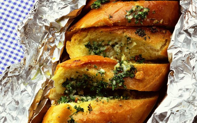 Bánh Mì Bơ Tỏi Nướng Mềm