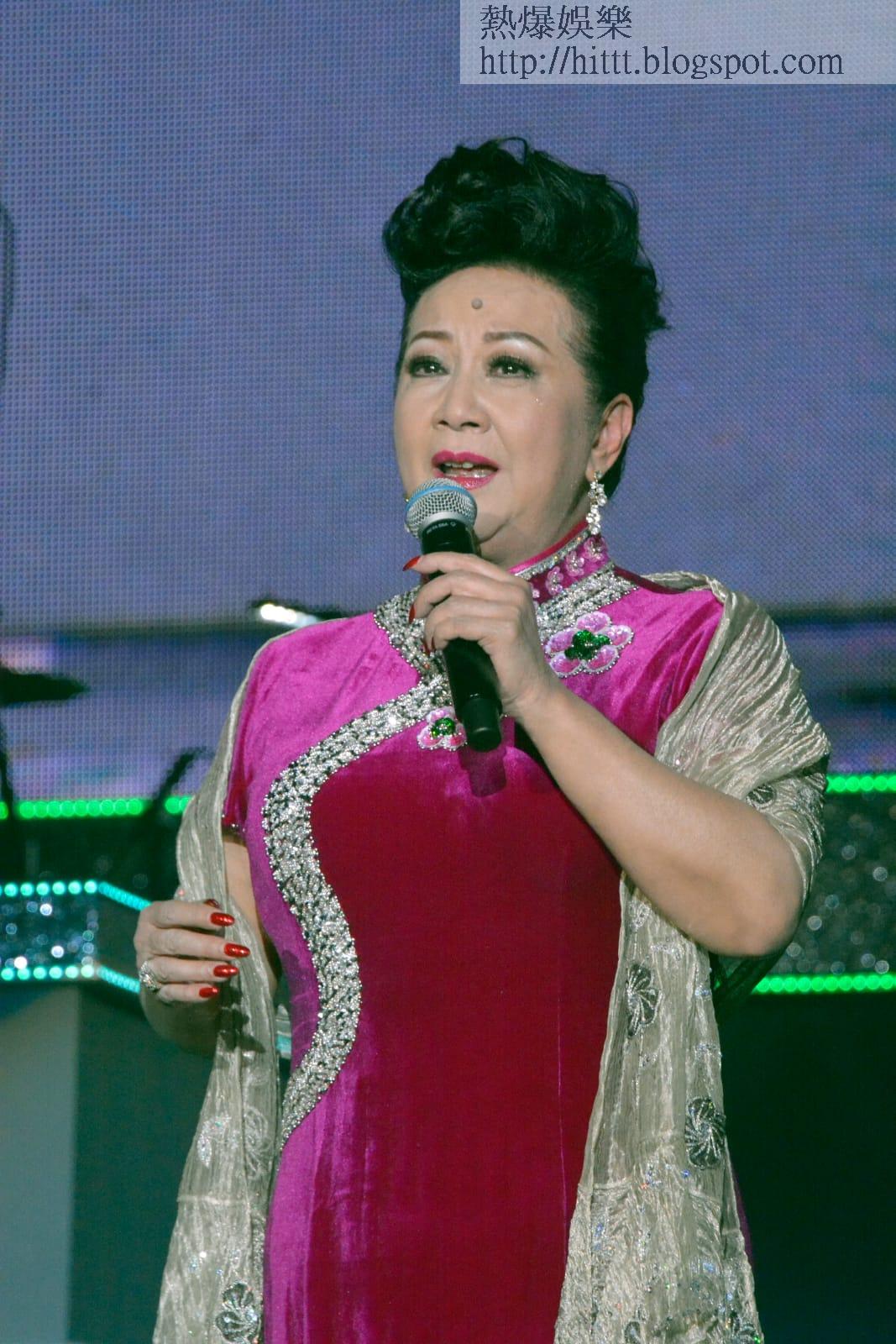 熱爆娛樂 忍淚跟黎小田跨時空合唱薛家燕 我愛你 薛家燕 黎小田