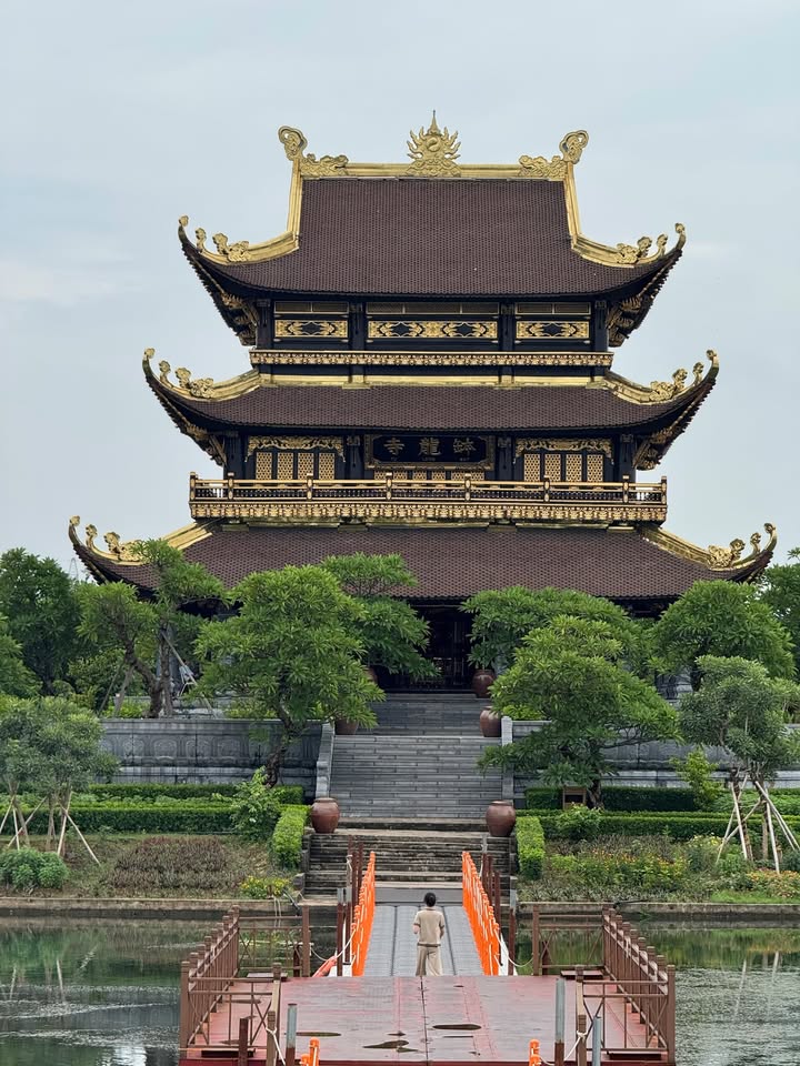 เช็คอินวัดทองริมทะเล vàวชมuทัศน์พระอาทิตย์ตกสุดโรแมนติก