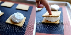 Cách làm bánh chocopie đơn giản: Bẻ vuông phần bánh kẹp sau đó cho marshmallow vào giữa hai phần bánh. Đun chảy chocolate và băm nhuyễn hạnh nhân, đậu phộng. Để đun chảy chocolate được dễ dàng thì trước hết cần dùng dao lớn thái nhỏ vụn chocolate trước, cho vào tô sứ hoặc thủy tinh, đặt trên một nồi nhỏ chứa nhiều nước. Sau đó cho tô chocolate lớn hơn miệng nồi. Đun nước thật sôi, vừa đun vừa khuấy cho chocolate tan chảy hoàn toàn. Làm như thế sẽ không khiến chocolate bị khét khi đun trực tiếp trong nồi.