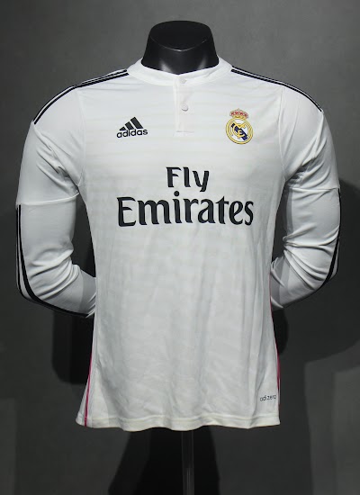 Retro 2014-15 Real Madrid Local 2.jpeg