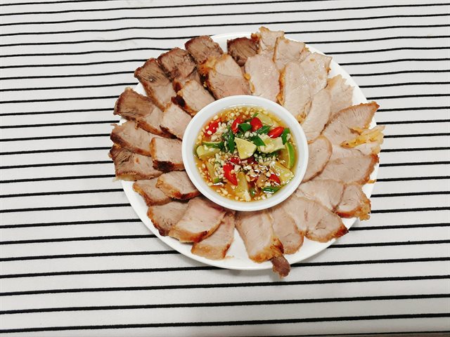 Thịt Nạc Chiên Chấm Mắm Thái